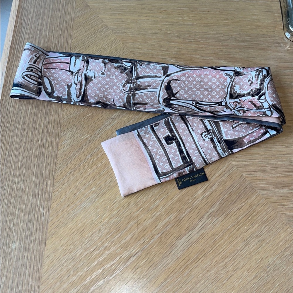 LV 100% silk bandeau/scarf - Picture 3 of 8